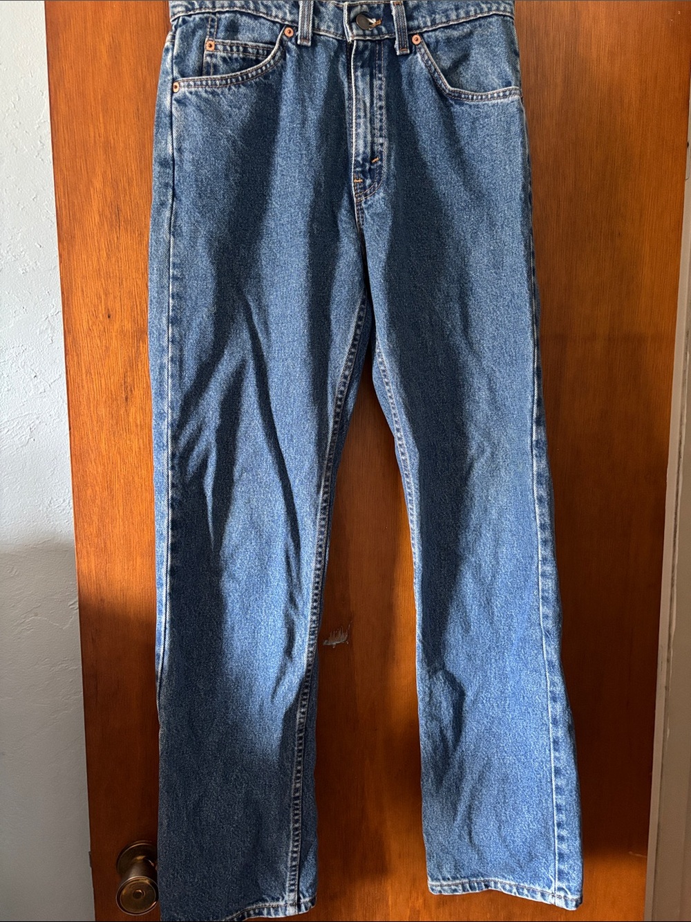 Levi's 505 y2k Slim Straight Men's Jeans in Medium Blue. Orange tag.